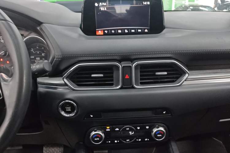 Used Mazda CX-5 2017 2.0L Automatic 2WD Smart Enjoyment Version China VI Standard Audio And AC Panel