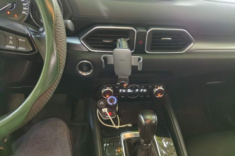 Used Mazda CX-5 2017 2.0L Automatic 2WD ZhiShang Trim China V Standard Audio And AC Panel