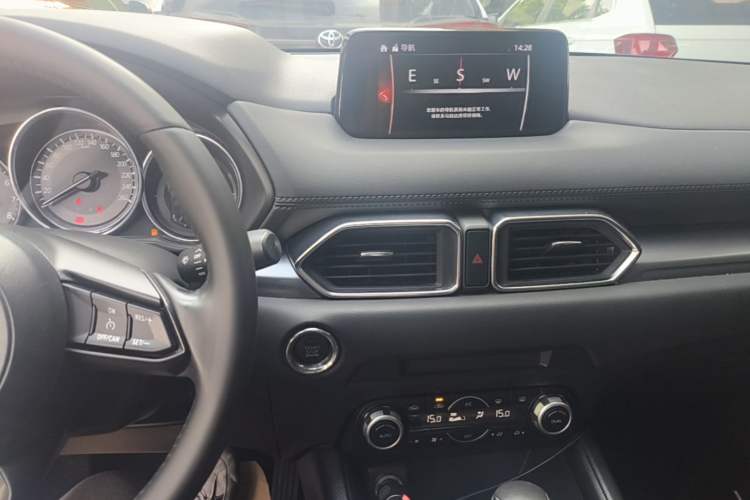 Used Mazda CX-5 2017 2.0L Automatic 2WD ZhiShang Trim China V Standard Audio And AC Panel