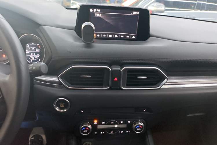 Used Mazda CX-5 2017 2.0L Automatic 2WD Smart Enjoyment Version China V Standard Audio And AC Panel