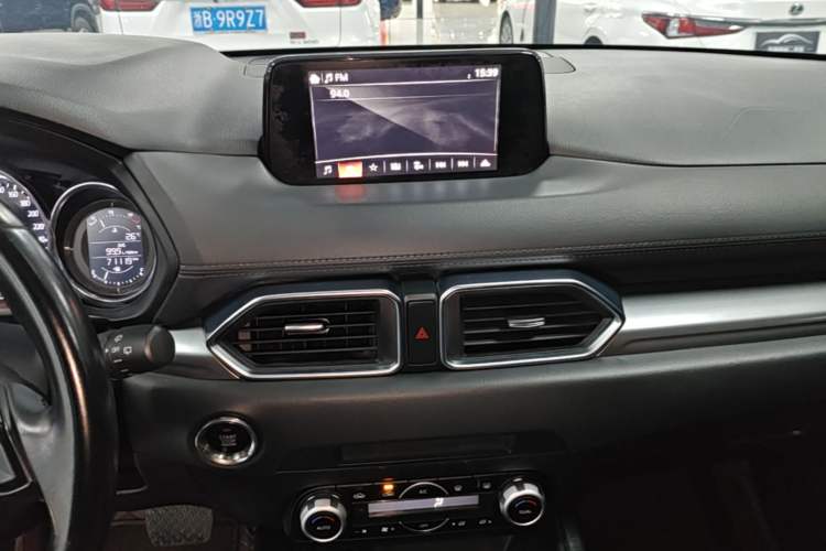 Used Mazda CX-5 2017 2.0L Automatic 2WD ZhiShang Trim China V Standard Audio And AC Panel