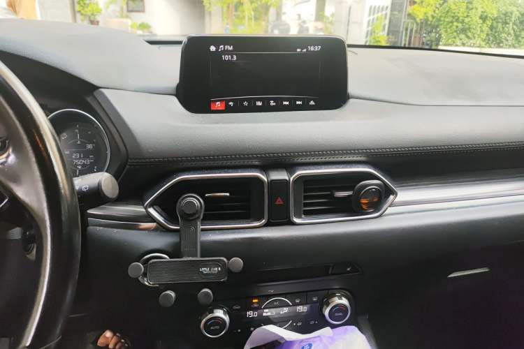 Used Mazda CX-5 2017 2.0L Automatic 2WD Smart Enjoyment Version China VI Standard Audio And AC Panel