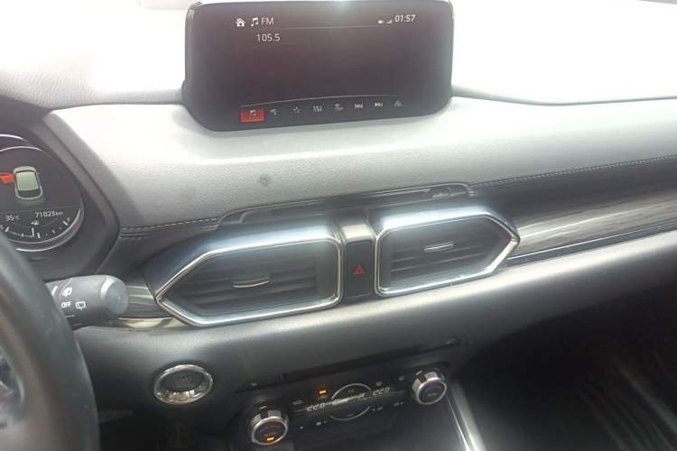 Used Mazda CX-5 2017 2.5L Automatic 4x4 ZhiZun Version China V Standard Audio And AC Panel