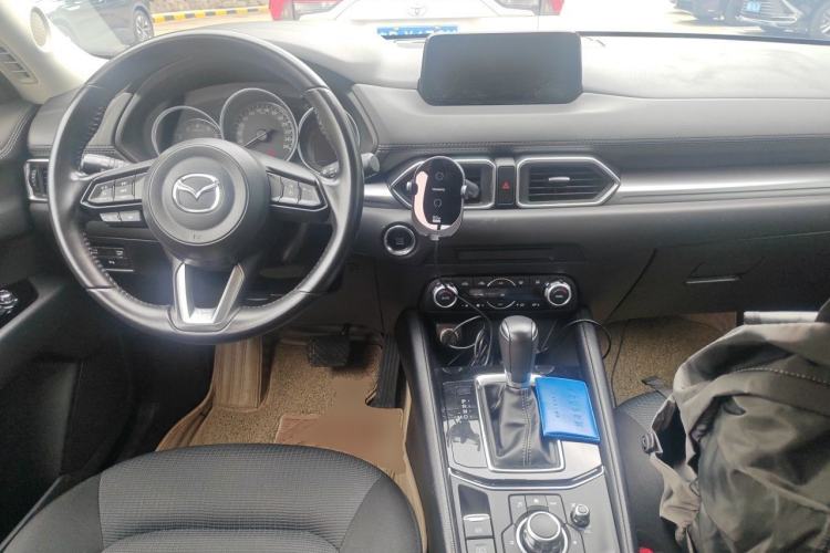 Used Mazda CX-5 2017 2.0L Automatic 2WD ZhiShang Trim China V Standard Center Console