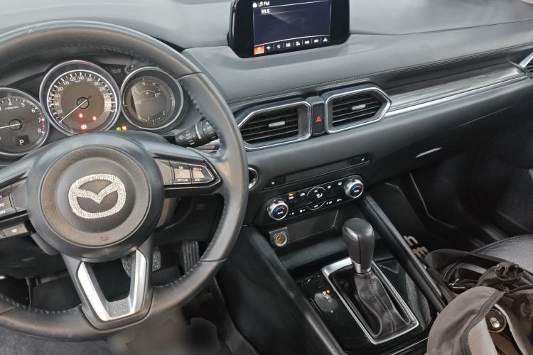 Used Mazda CX-5 2017 2.0L Automatic 2WD Smart Enjoyment Version China VI Standard Center Console