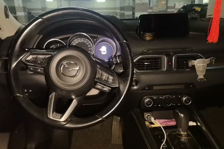 Used Mazda CX-5 2017 2.5L Automatic 4x4 Flagship Version China VI Standard Center Console