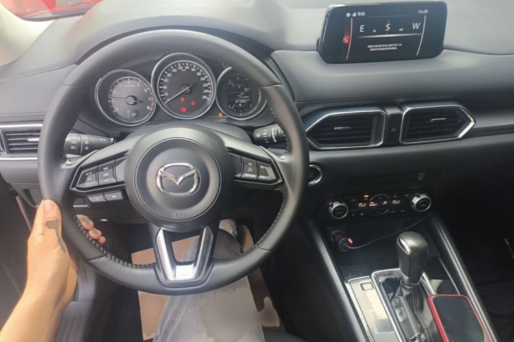 Used Mazda CX-5 2017 2.0L Automatic 2WD ZhiShang Trim China V Standard Center Console
