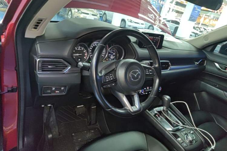 Used Mazda CX-5 2017 2.0L Automatic 2WD ZhiShang Trim China V Standard Center Console