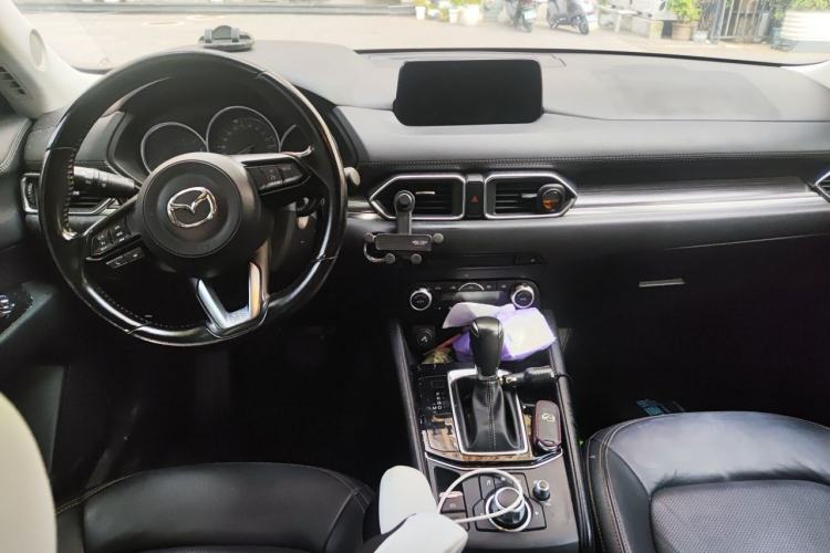 Used Mazda CX-5 2017 2.0L Automatic 2WD Smart Enjoyment Version China VI Standard Center Console