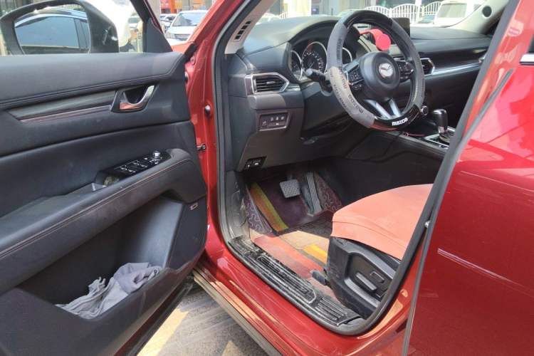 Used Mazda CX-5 2017 2.5L Automatic 4x4 Flagship Version China VI Standard Driver Seat