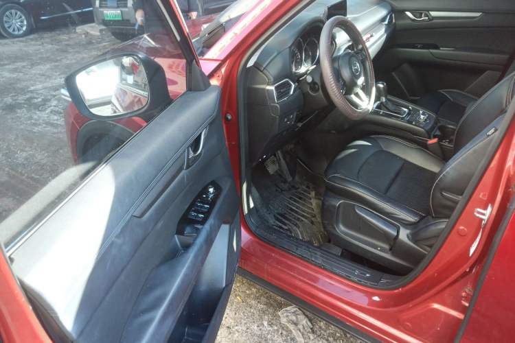 Used Mazda CX-5 2017 2.0L Automatic 2WD ZhiShang Trim China V Standard Driver Seat