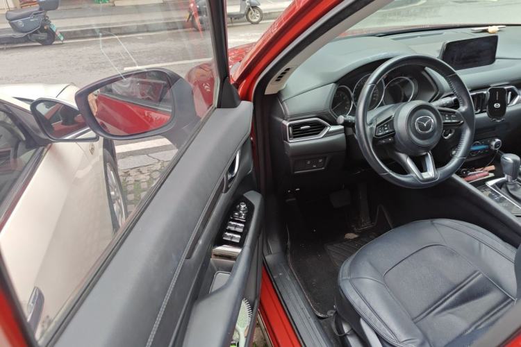 Used Mazda CX-5 2017 2.0L Automatic 2WD ZhiShang Trim China VI Standard Driver Seat