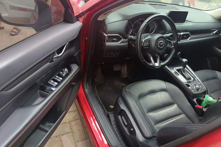 Used Mazda CX-5 2017 2.5L Automatic 4x4 ZhiZun Version China V Standard Driver Seat