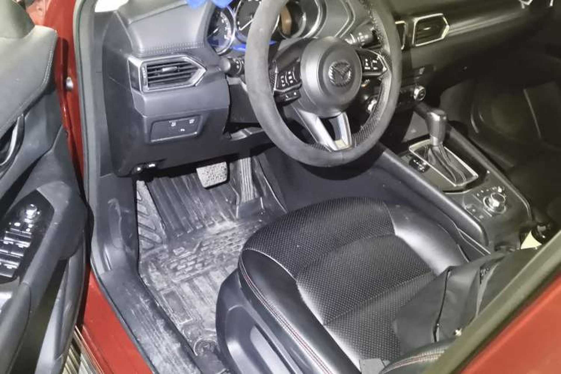 Used Mazda CX-5 2017 2.0L Automatic 2WD ZhiShang Trim China V Standard Driver Seat