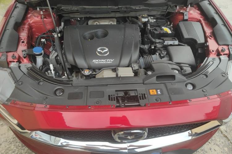 Used Mazda CX-5 2017 2.0L Automatic 2WD ZhiShang Trim China VI Standard Engine Bay