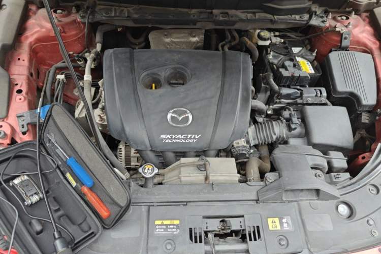 Used Mazda CX-5 2017 2.0L Automatic 2WD ZhiShang Trim China VI Standard Engine Bay