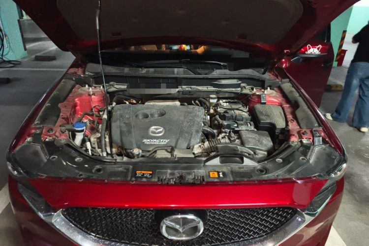 Used Mazda CX-5 2017 2.5L Automatic 2WD ZhiZun Version China V Standard Engine Bay
