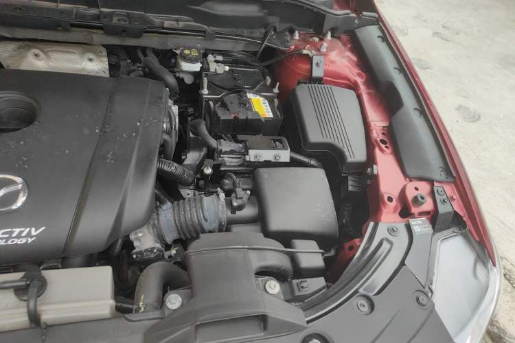 Used Mazda CX-5 2017 2.0L Automatic 2WD ZhiShang Trim China VI Standard Engine Bay Left