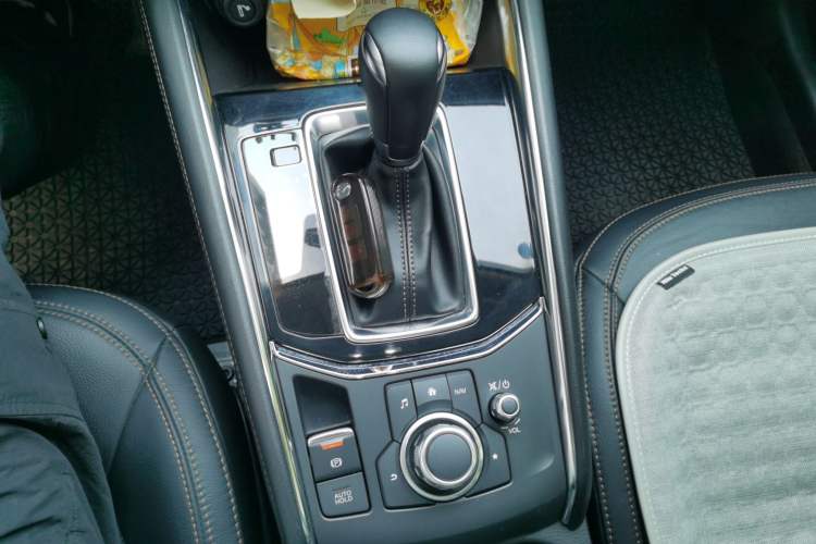 Used Mazda CX-5 2017 2.5L Automatic 2WD ZhiZun Version China V Standard Gear Lever
