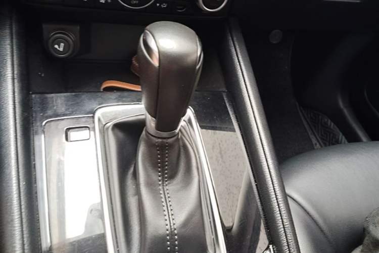 Used Mazda CX-5 2017 2.0L Automatic 2WD ZhiShang Trim China V Standard Gear Lever