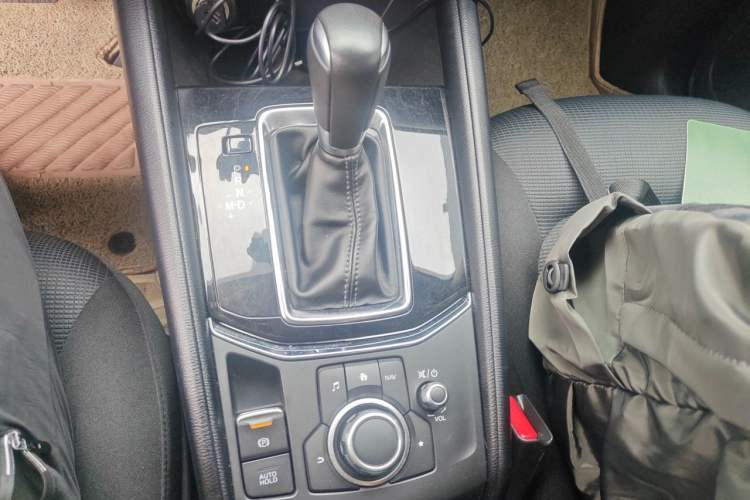 Used Mazda CX-5 2017 2.0L Automatic 2WD ZhiShang Trim China V Standard Gear Lever
