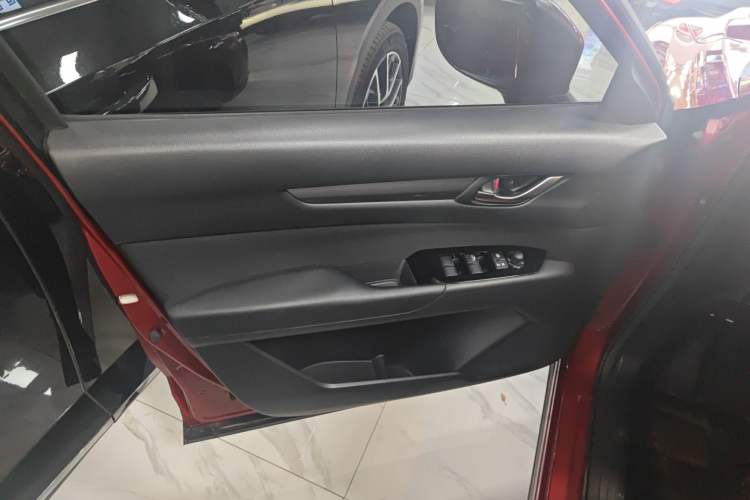Used Mazda CX-5 2017 2.0L Automatic 2WD Comfort Version China V Standard Interior 6