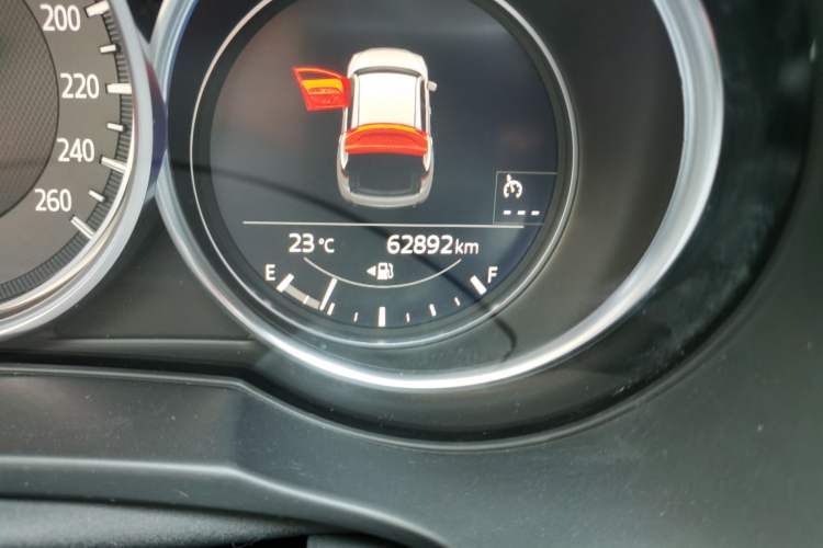 Used Mazda CX-5 2017 2.5L Automatic 2WD ZhiZun Version China V Standard Odometer Close Up