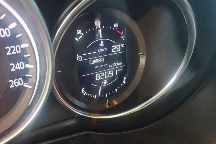Used Mazda CX-5 2017 2.0L Automatic 4x4 Smart Enjoyment Version China V Standard Odometer Close Up