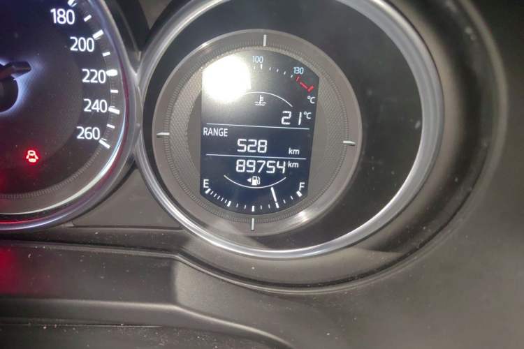 Used Mazda CX-5 2017 2.0L Automatic 2WD ZhiShang Trim China V Standard Odometer Close Up