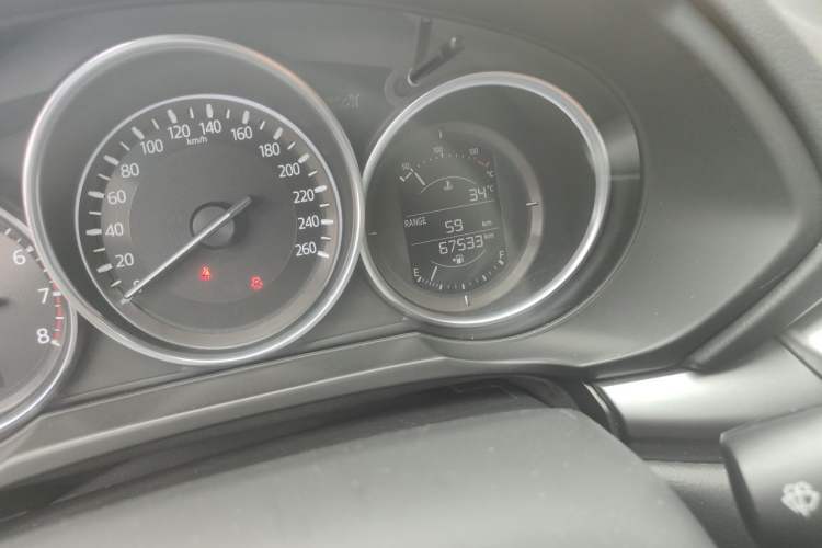 Used Mazda CX-5 2017 2.0L Automatic 2WD ZhiShang Trim China VI Standard Odometer Close Up