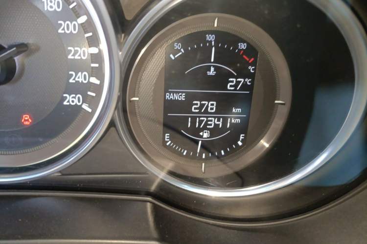 Used Mazda CX-5 2017 2.0L Automatic 2WD Smart Enjoyment Version China VI Standard Odometer Close Up