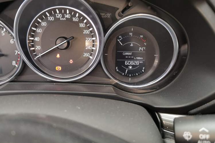 Used Mazda CX-5 2017 2.0L Automatic 2WD Smart Enjoyment Version China V Standard Odometer Close Up