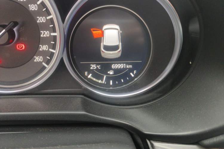 Used Mazda CX-5 2017 2.5L Automatic 2WD ZhiZun Version China VI Standard Odometer Close Up