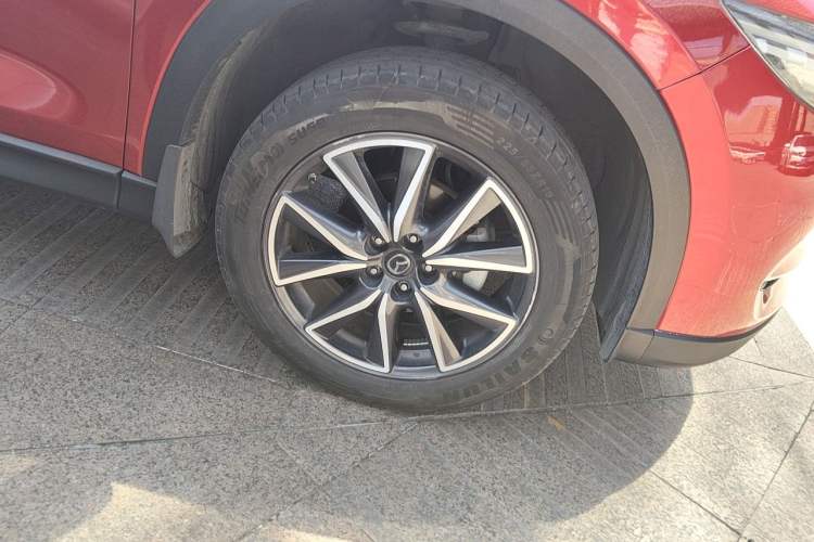 Used Mazda CX-5 2017 2.5L Automatic 4x4 Flagship Version China VI Standard Right Front Wheel Hub