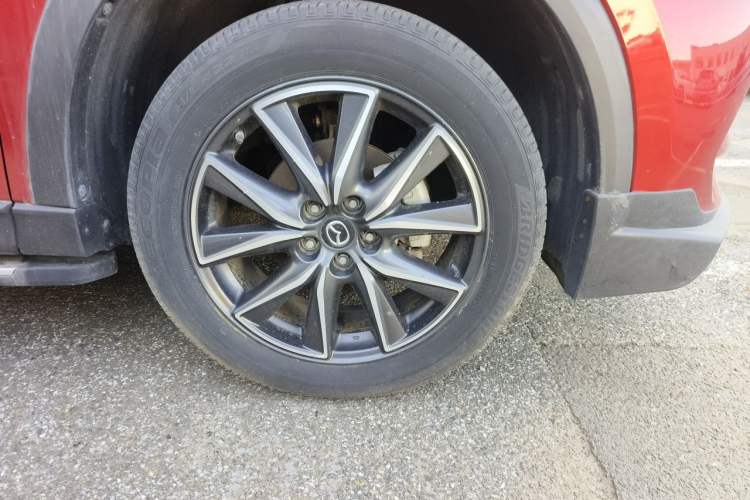 Used Mazda CX-5 2017 2.5L Automatic 4x4 ZhiZun Version China VI Standard Right Front Wheel Hub