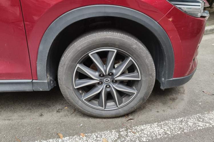 Used Mazda CX-5 2017 2.5L Automatic 2WD ZhiZun Version China V Standard Right Front Wheel Hub