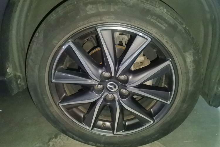Used Mazda CX-5 2017 2.5L Automatic 4x4 Flagship Version China VI Standard Right Front Wheel Hub