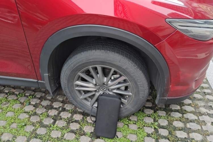 Used Mazda CX-5 2017 2.0L Automatic 2WD ZhiShang Trim China VI Standard Right Front Wheel Hub