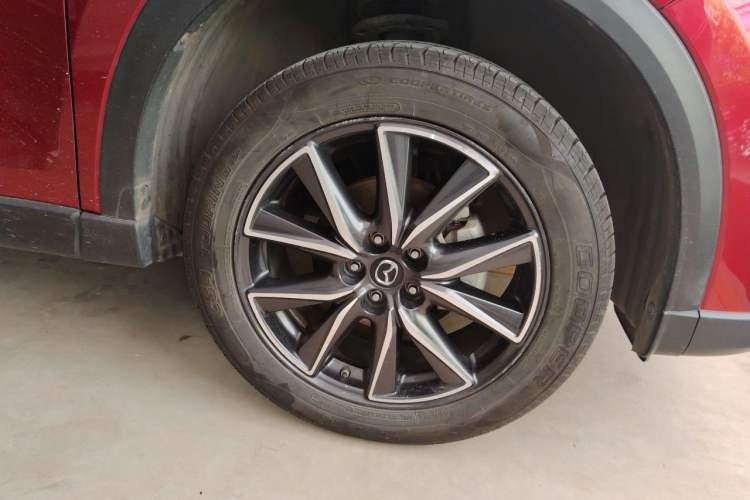 Used Mazda CX-5 2017 2.5L Automatic 4x4 Flagship Version China V Standard Right Front Wheel Hub