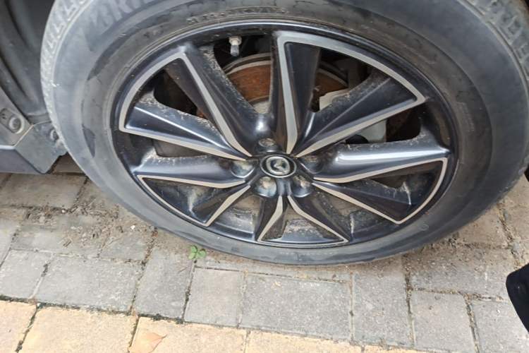 Used Mazda CX-5 2017 2.5L Automatic 4x4 ZhiZun Version China V Standard Right Front Wheel Hub