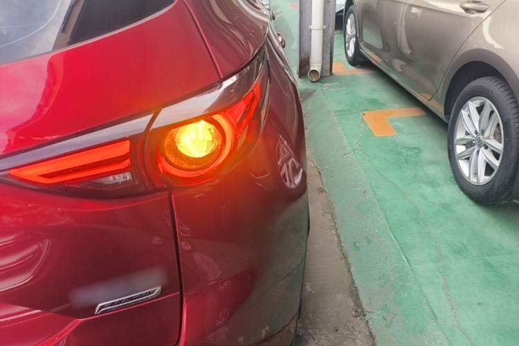Used Mazda CX-5 2017 2.0L Automatic 2WD ZhiShang Trim China V Standard Right Rear Taillight