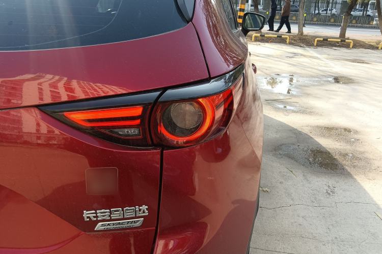 Used Mazda CX-5 2017 2.5L Automatic 2WD ZhiZun Version China V Standard Right Rear Taillight