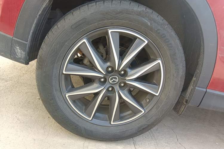 Used Mazda CX-5 2017 2.5L Automatic 2WD ZhiZun Version China V Standard Right Rear Wheel Hub