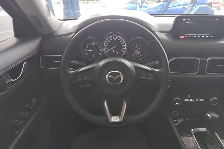 Used Mazda CX-5 2017 2.0L Automatic 2WD Smart Enjoyment Version China V Standard Steering Wheel