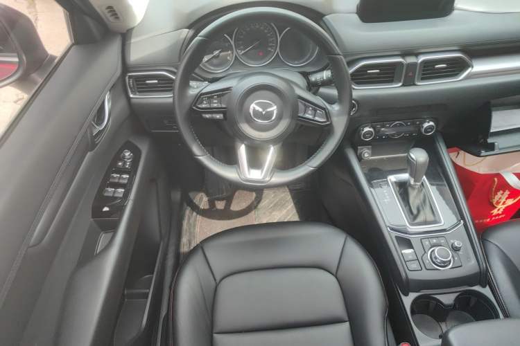 Used Mazda CX-5 2017 2.0L Automatic 2WD ZhiShang Trim China VI Standard Steering Wheel