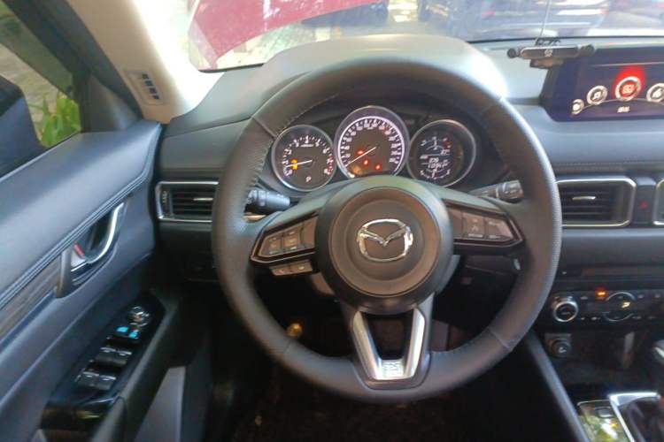 Used Mazda CX-5 2017 2.0L Automatic 2WD Smart Enjoyment Version China VI Standard Steering Wheel