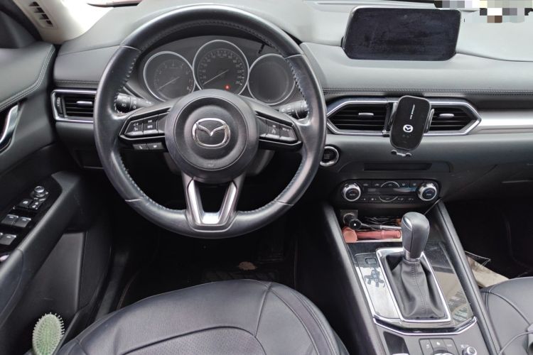 Used Mazda CX-5 2017 2.0L Automatic 2WD ZhiShang Trim China VI Standard Steering Wheel