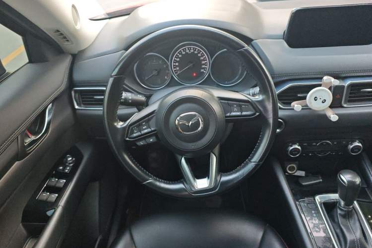 Used Mazda CX-5 2017 2.0L Automatic 2WD ZhiShang Trim China V Standard Steering Wheel
