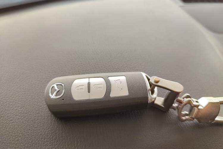 Used Mazda CX-5 2017 2.0L Automatic 2WD Smart Enjoyment Version China V Standard Vehicle Key