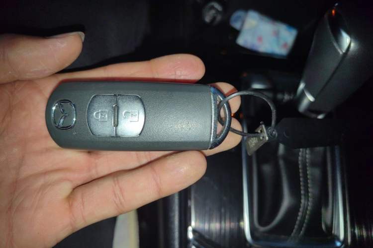 Used Mazda CX-5 2017 2.0L Automatic 2WD ZhiShang Trim China V Standard Vehicle Key
